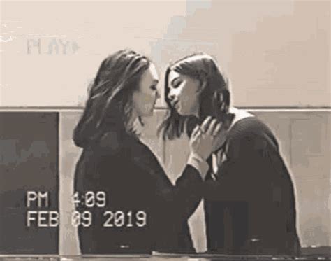 lesbian kissing gif|Lesbian Kissing gifs